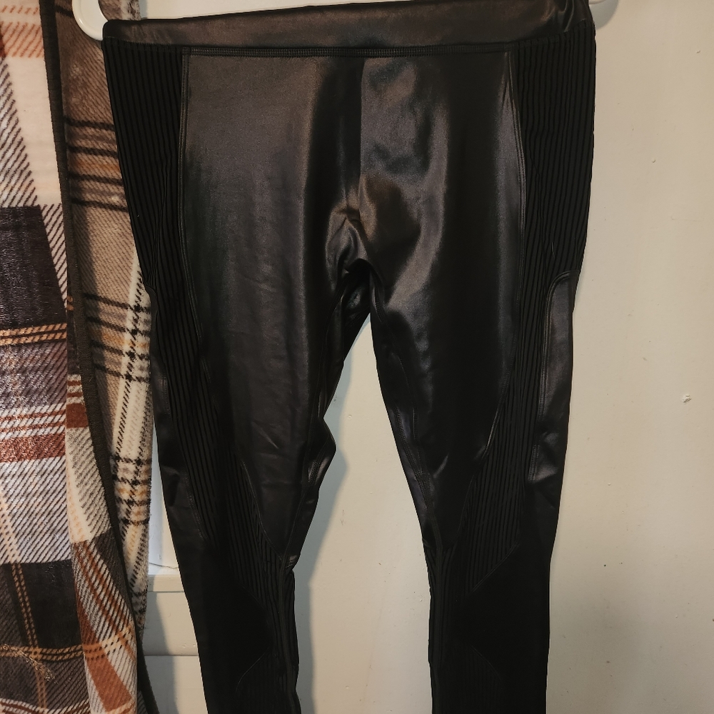 Fabletics Kloe Kardashian edit leggins